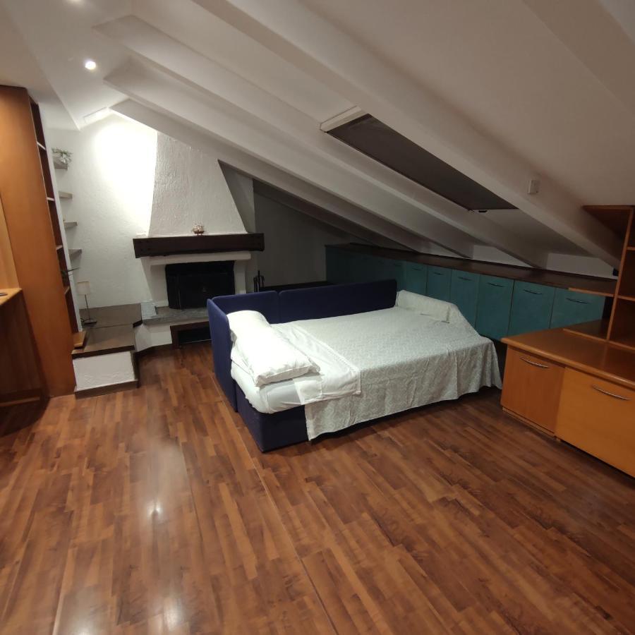 Loft Mansardato Monza Buitenkant foto