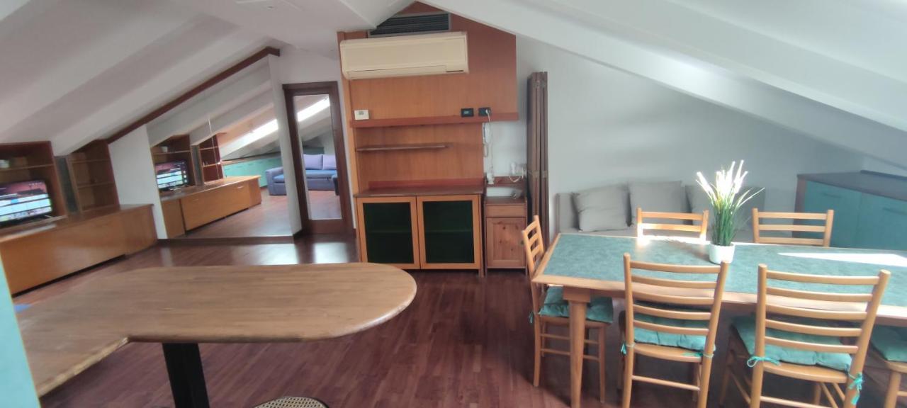 Loft Mansardato Monza Buitenkant foto